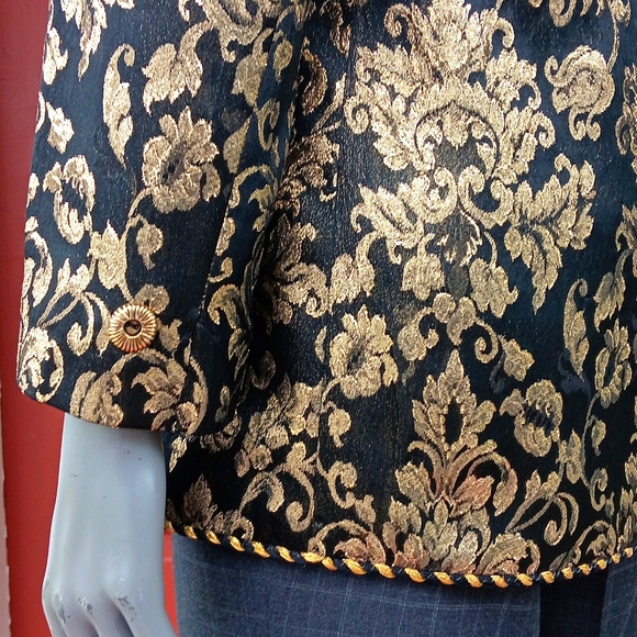 EVAN PICONE LADIES BLACK & GOLD FLORAL COLLARLESS LUXURY EVENING JACKET - Picture 16 of 17